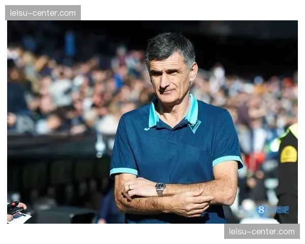 阿尔梅达因裁判冲突遭禁赛七场 塞维利亚主帅面临追加处罚 阿尔梅达因裁判冲突遭禁赛七场 塞维利亚主帅面临追加处罚